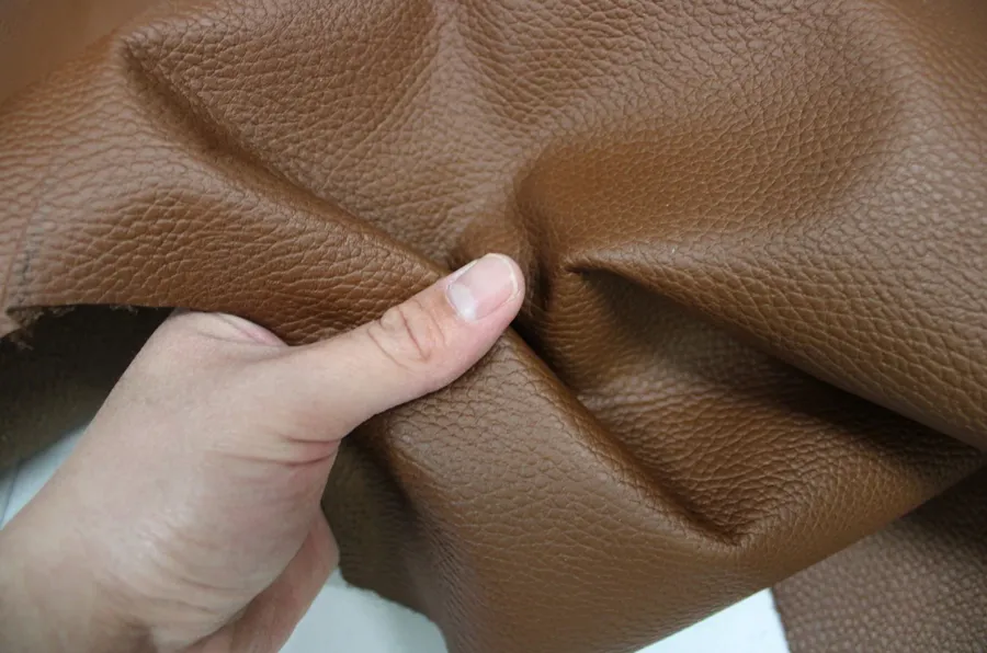 Lý do không nên áp dụng các cách phân biệt da bò thật kiểu cũ