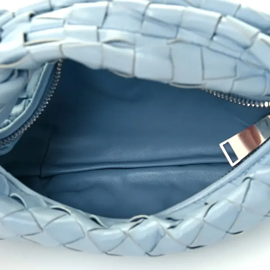 Cách phân biệt túi xách Bottega Veneta thật và giả