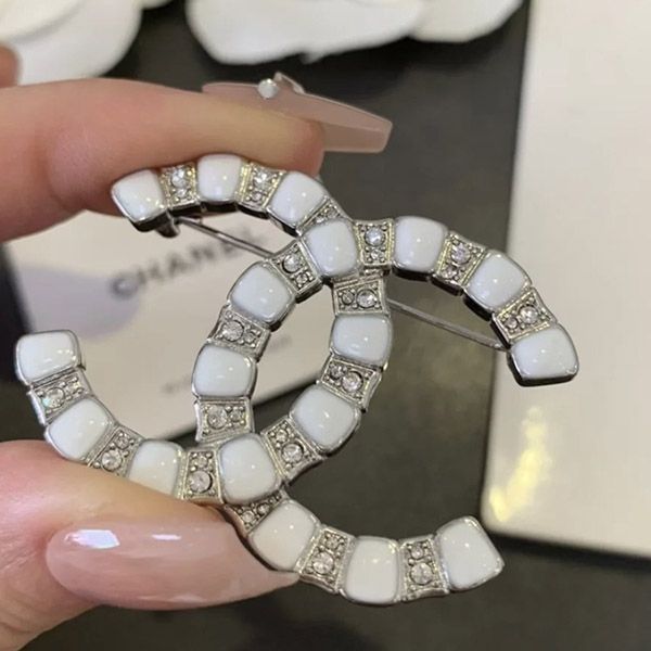 Cài Áo Chanel Jewelry Style Màu Trắng - Phụ kiện - Vua Hàng Hiệu