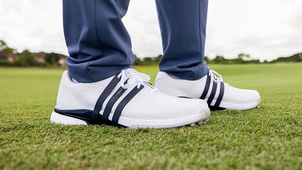 Chơi Golf Cần Chuẩn Bị Gì? Bộ Dụng Cụ Chơi Golf Đầy Đủ Cho Người Mới