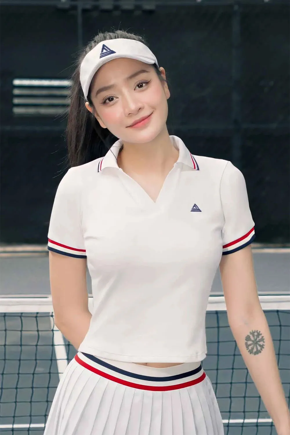 Chơi Tennis Nữ Mặc Gì? Gợi Ý Phối Đồ Chơi Tennis Cho Nữ Thời Trang