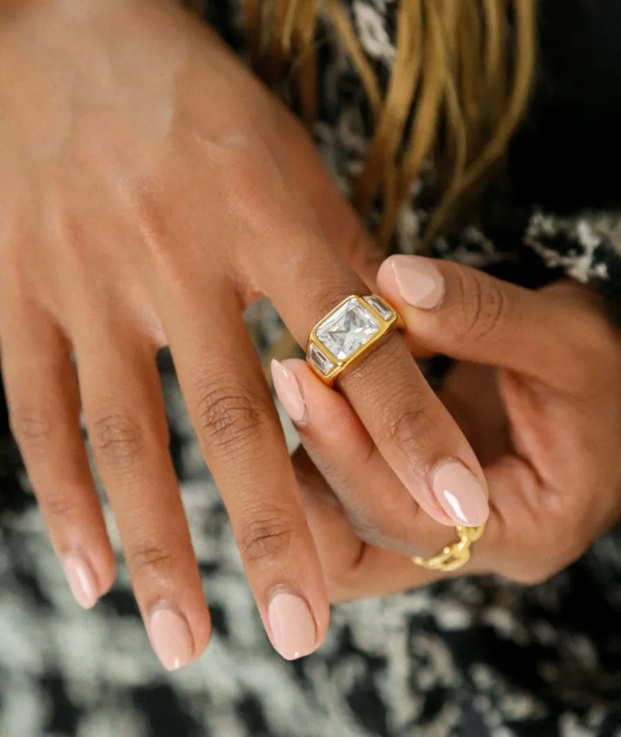 Zircon là đá gì? Cách phân biệt, ứng dụng và ý nghĩa phong thủy