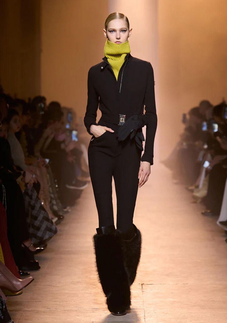 Elie Saab Couture Thu Đông 2025: Vẻ Đẹp Lãng Mạn Qua Những Thiết Kế Tinh Tế