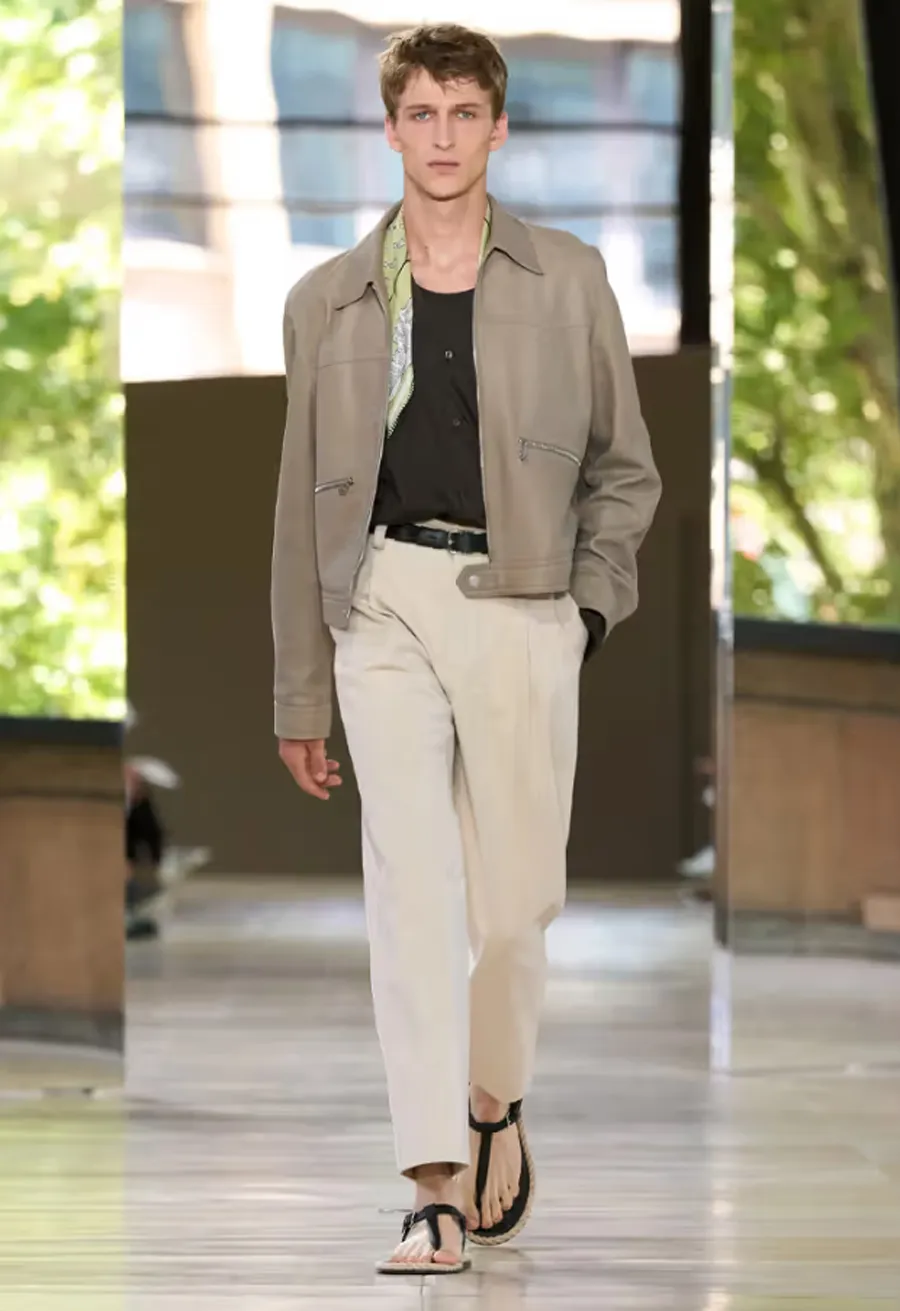 Hermès Menswear Xuân/Hè 2026: Khi sự lặng thầm lên tiếng giữa kinh đô thời trang