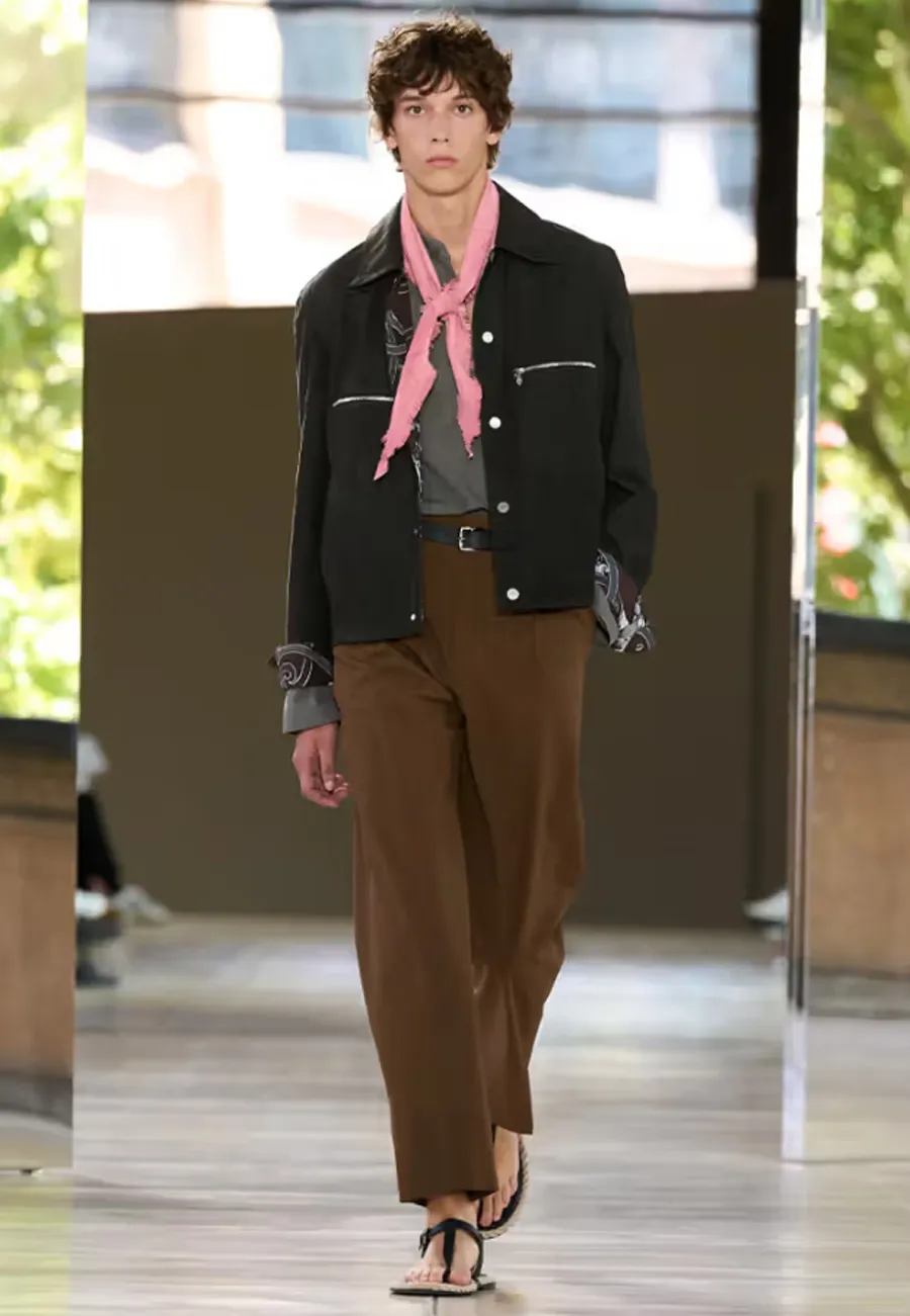 Hermès Menswear Xuân/Hè 2026: Khi sự lặng thầm lên tiếng giữa kinh đô thời trang