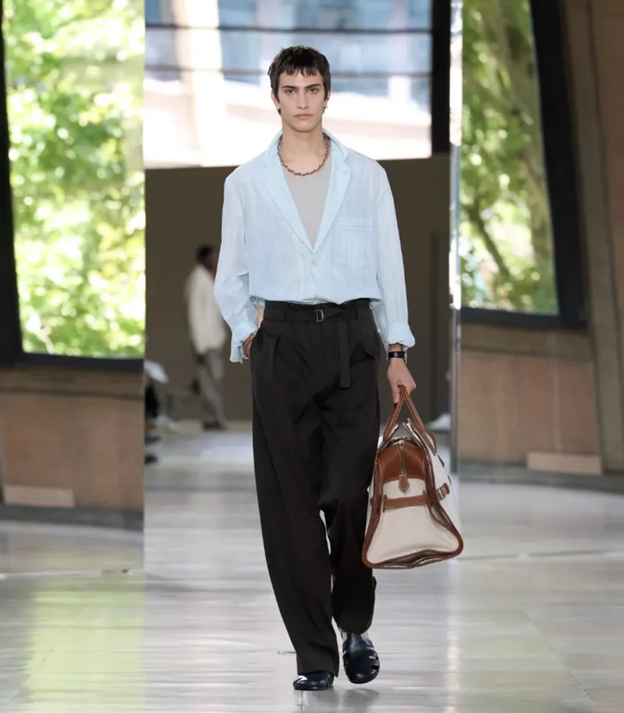 Hermès Menswear Xuân/Hè 2026: Khi sự lặng thầm lên tiếng giữa kinh đô thời trang
