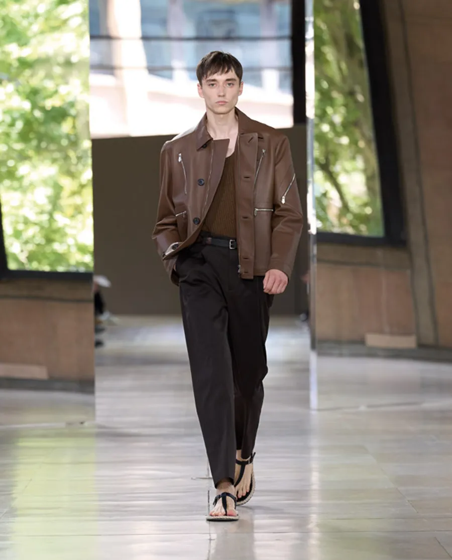 Hermès Menswear Xuân/Hè 2026: Khi sự lặng thầm lên tiếng giữa kinh đô thời trang
