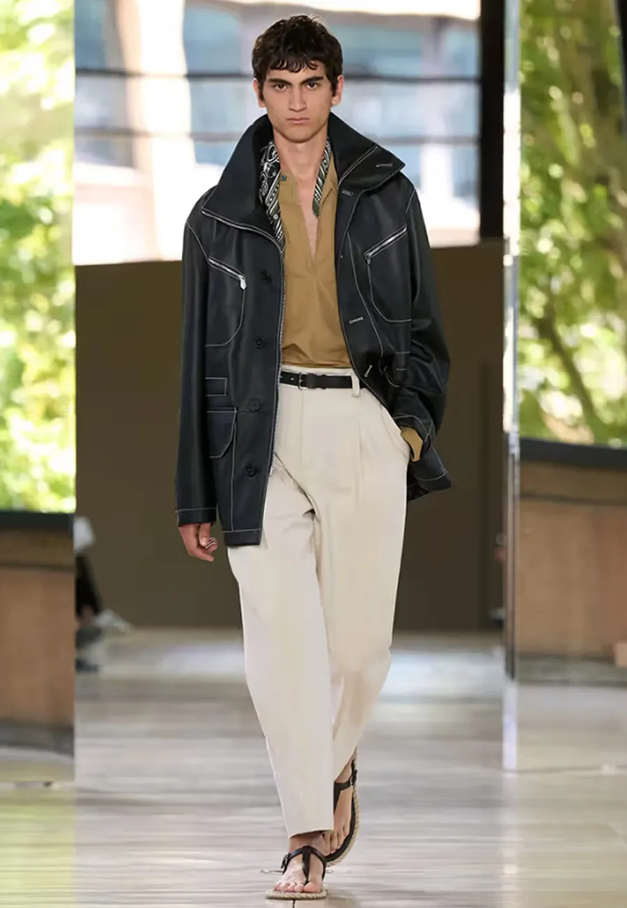 Hermès Menswear Xuân/Hè 2026: Khi sự lặng thầm lên tiếng giữa kinh đô thời trang