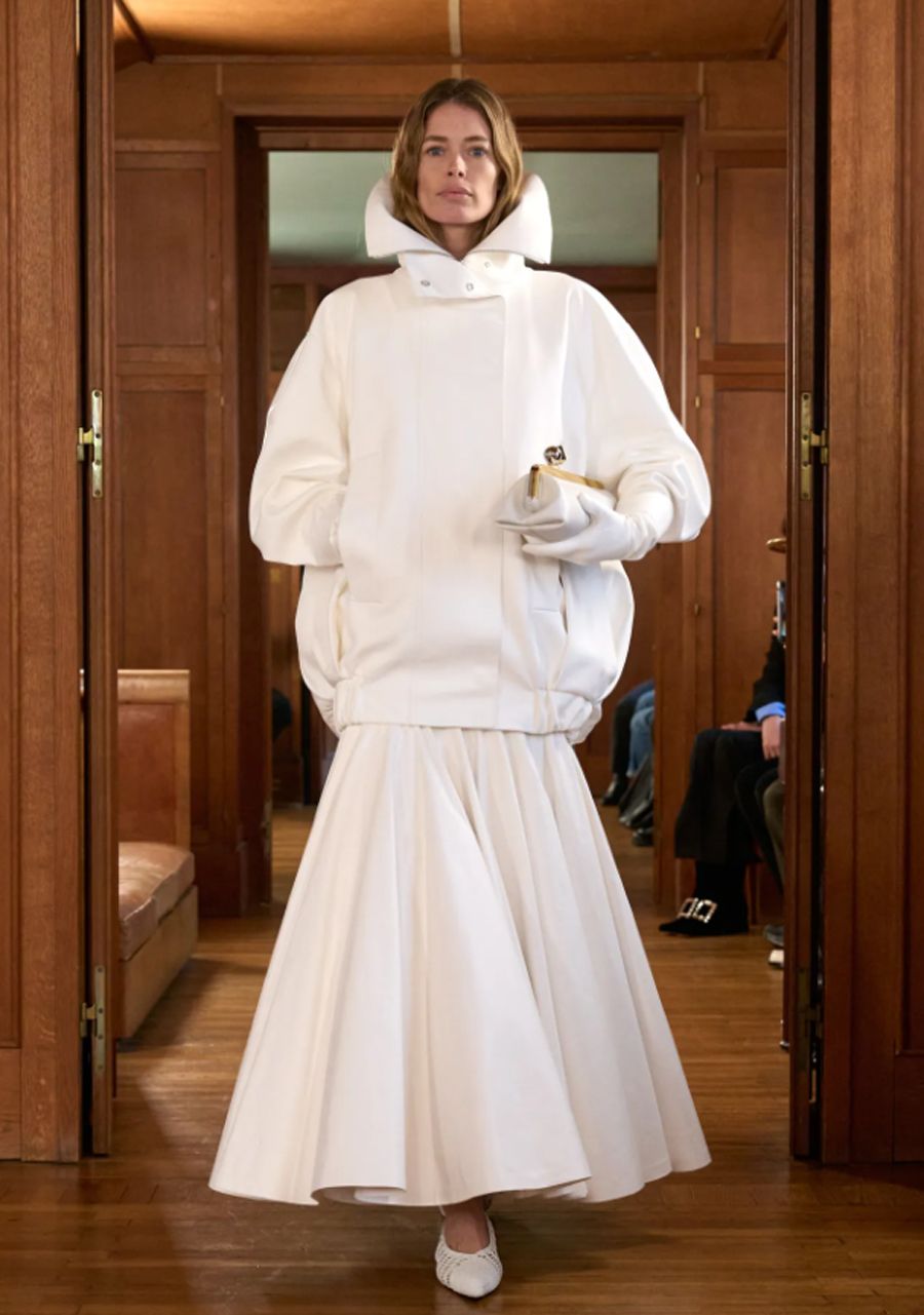 Jacquemus FW25: Couture đậm chất quê hương từ miền Nam nước Pháp