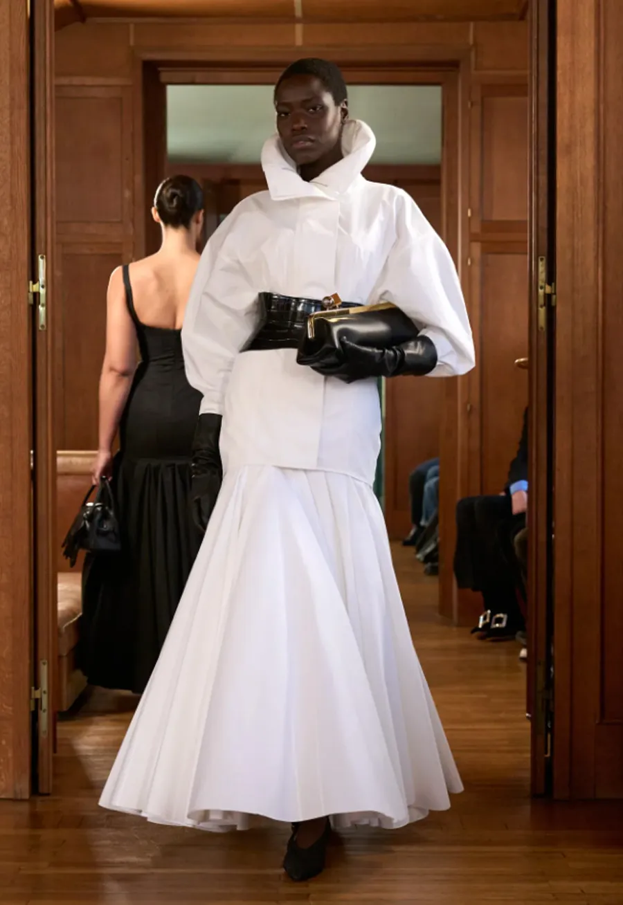 Jacquemus FW25: Couture đậm chất quê hương từ miền Nam nước Pháp