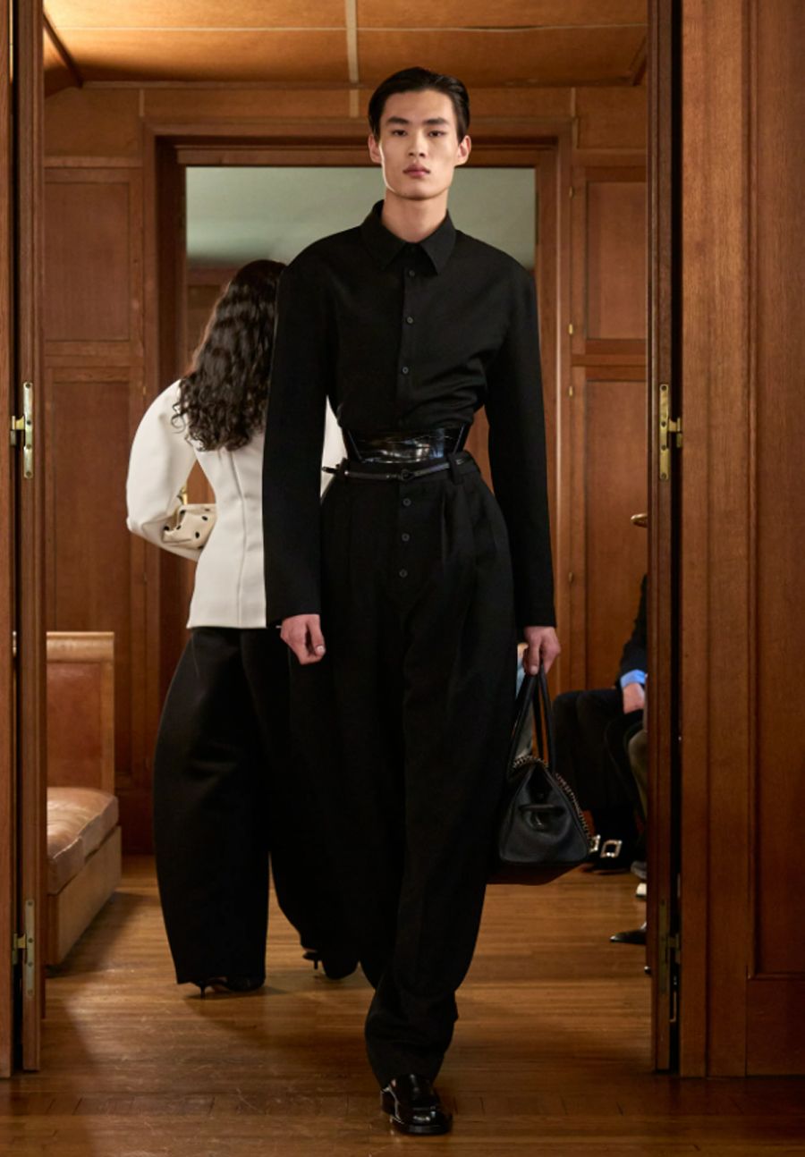 Jacquemus FW25: Couture đậm chất quê hương từ miền Nam nước Pháp