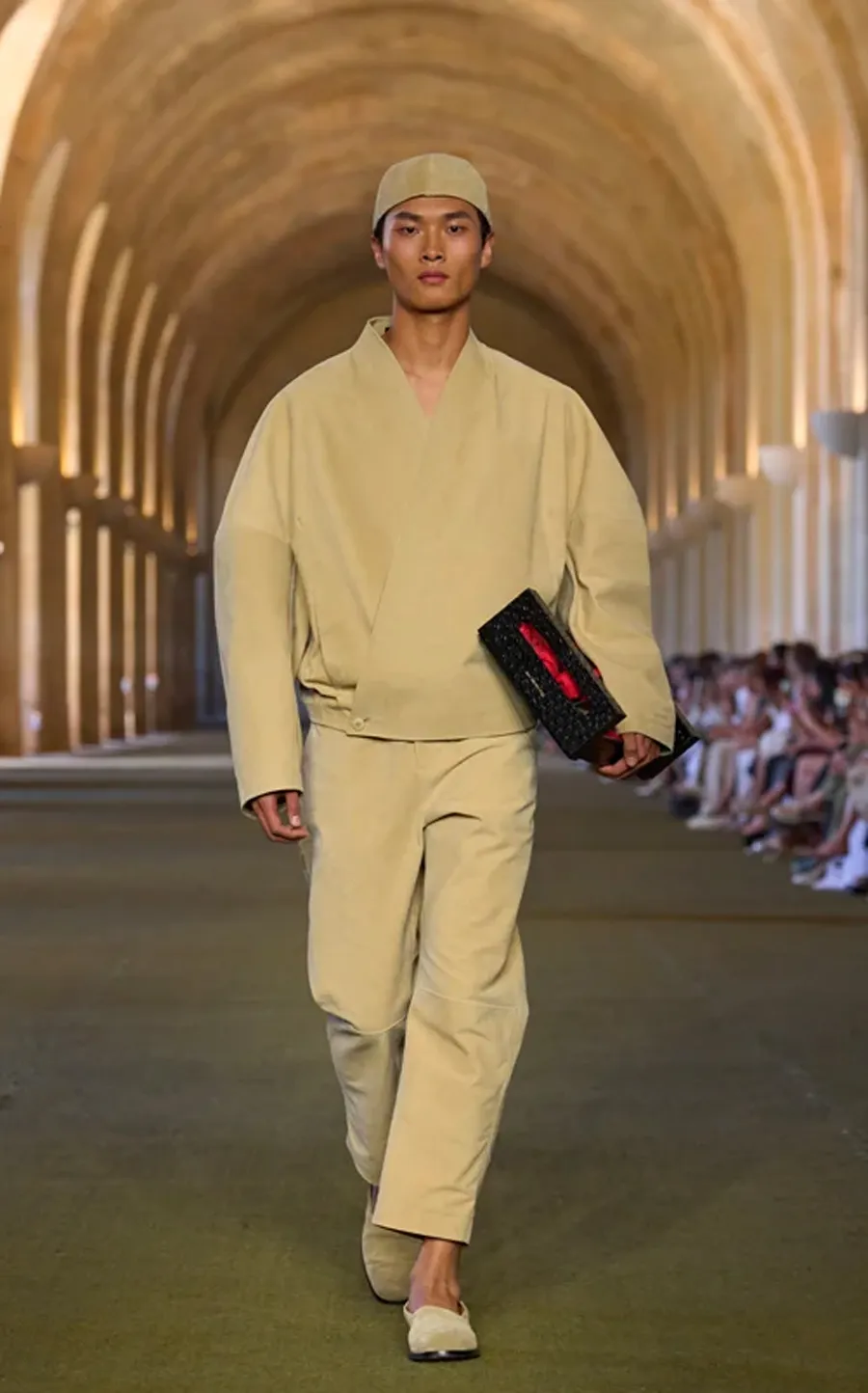 Jacquemus Spring/Summer 2026 “Le Paysan”: Tình đất Provence thấm đẫm hơi thở thanh lịch