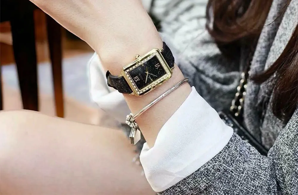 Kính Khoáng (Mineral Crystal) Là Gì? Top 10 Mẫu Đồng Hồ Bán Chạy