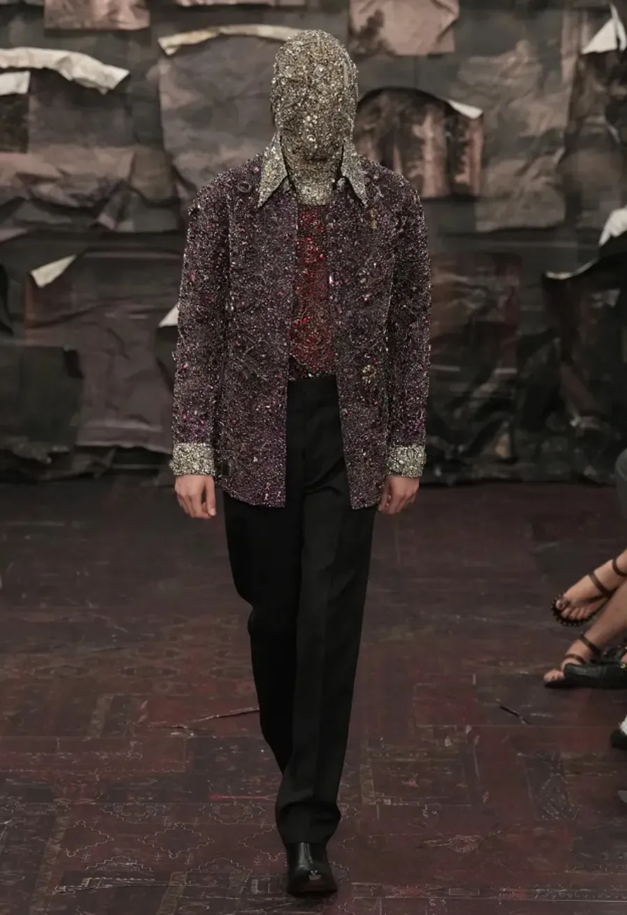 Maison Margiela Artisanal FW25: Glenn Martens và sự hồi sinh của tâm hồn Gothic