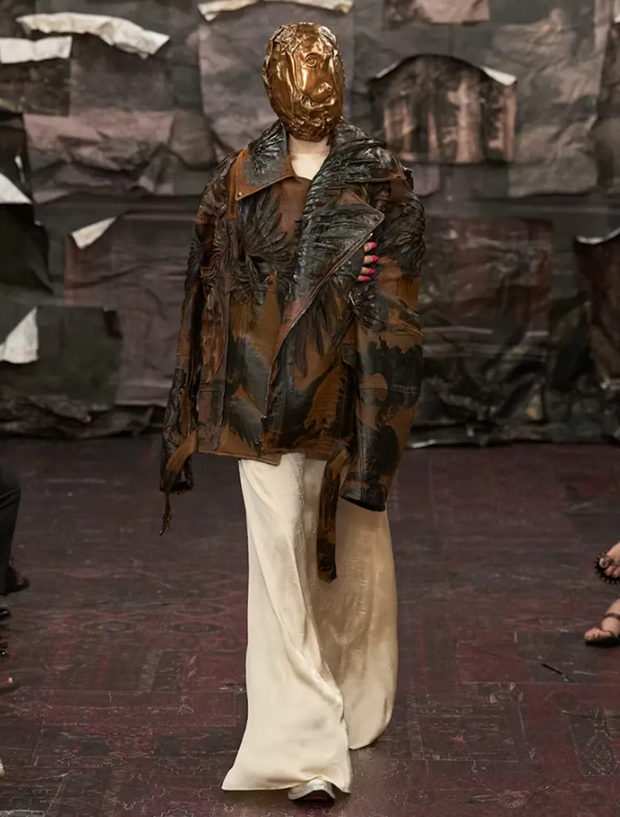 Maison Margiela Artisanal FW25: Glenn Martens và sự hồi sinh của tâm hồn Gothic