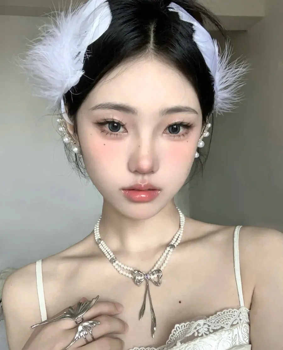 6 Cách Makeup Đi ConCert Cá Tính Và Nổi Bật Giữa Đám Đông