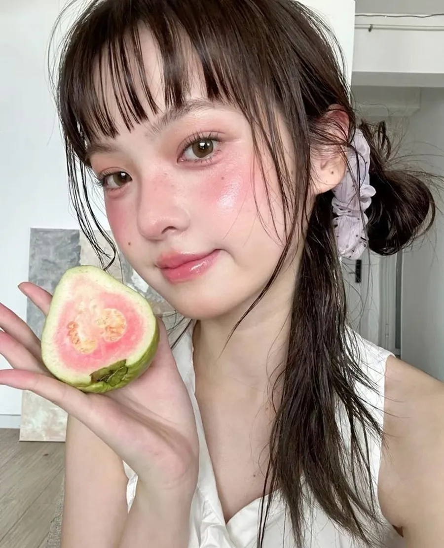 Makeup tone ổi hồng