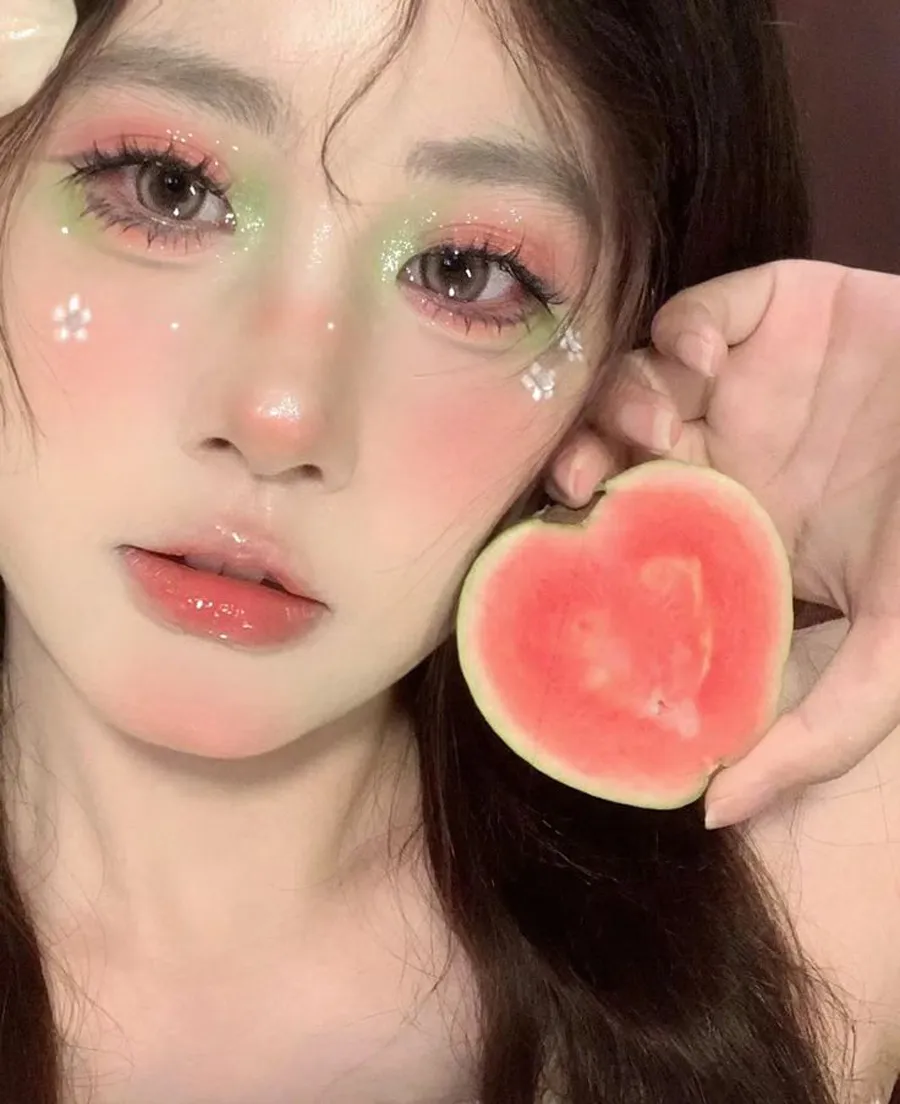 Makeup tone ổi hồng