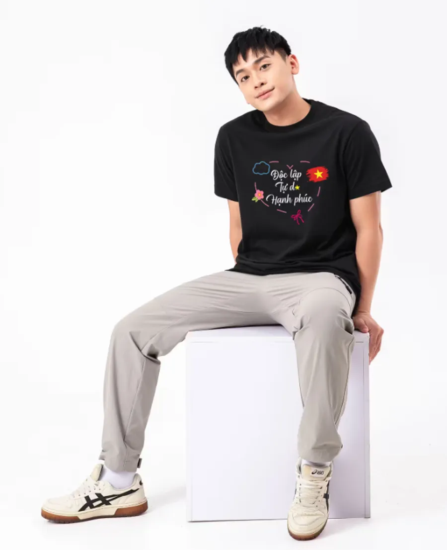 Mặc gì đi xem diễu binh 2/9? Gợi ý outfit ấn tượng cho nam và nữ