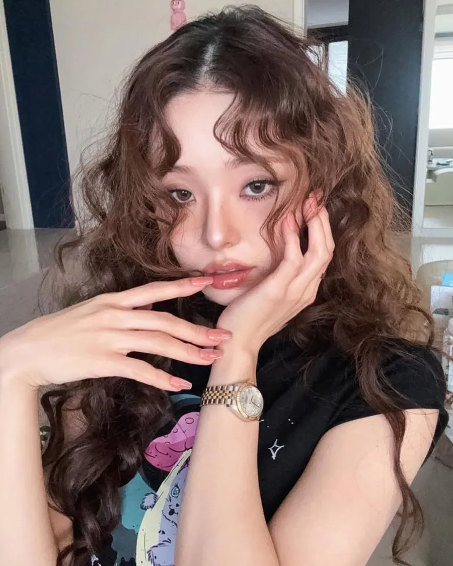 Tóc mái cổ chai uốn xoăn Hippie