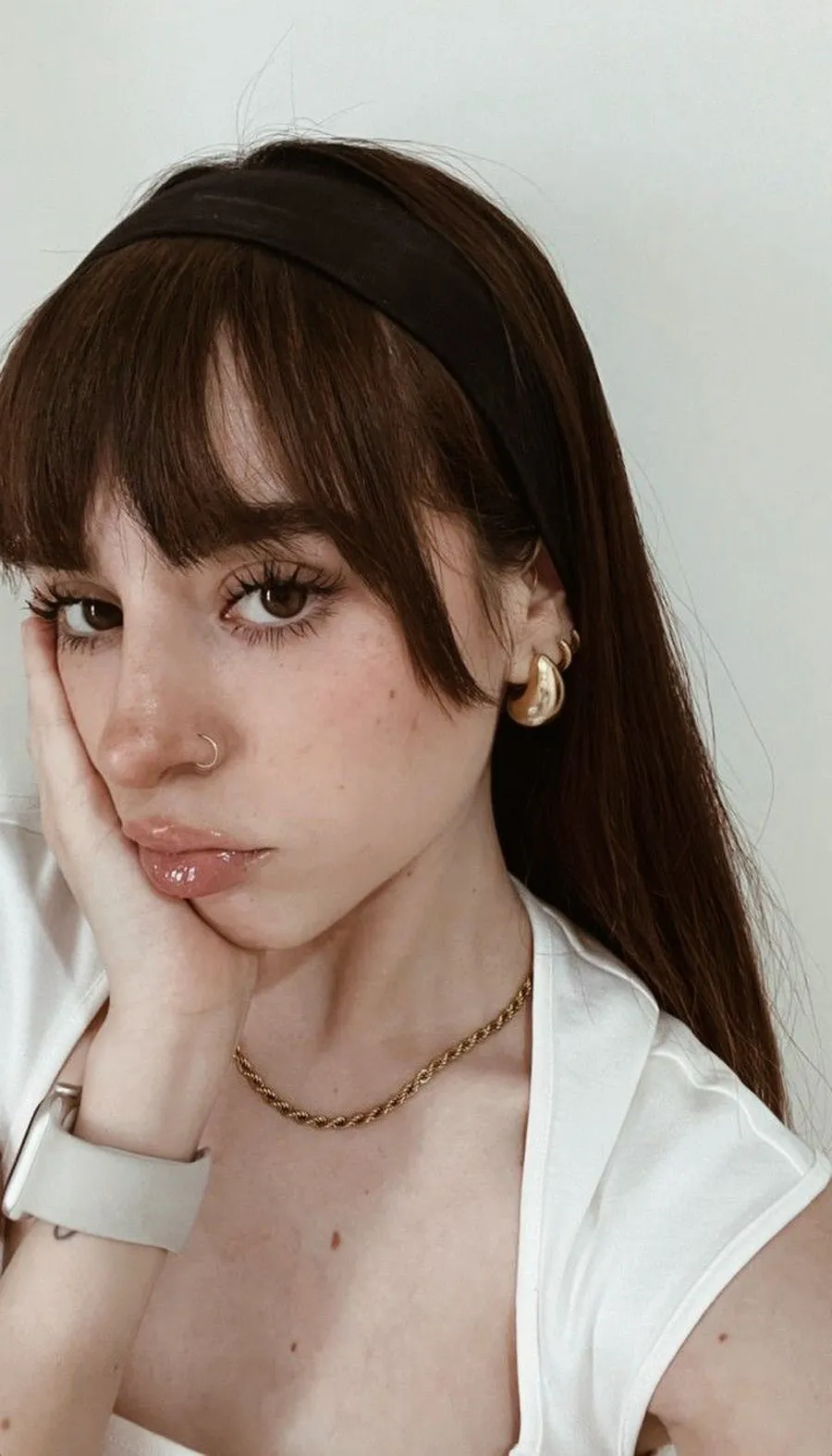 Tóc mái cổ chai cho mặt tròn