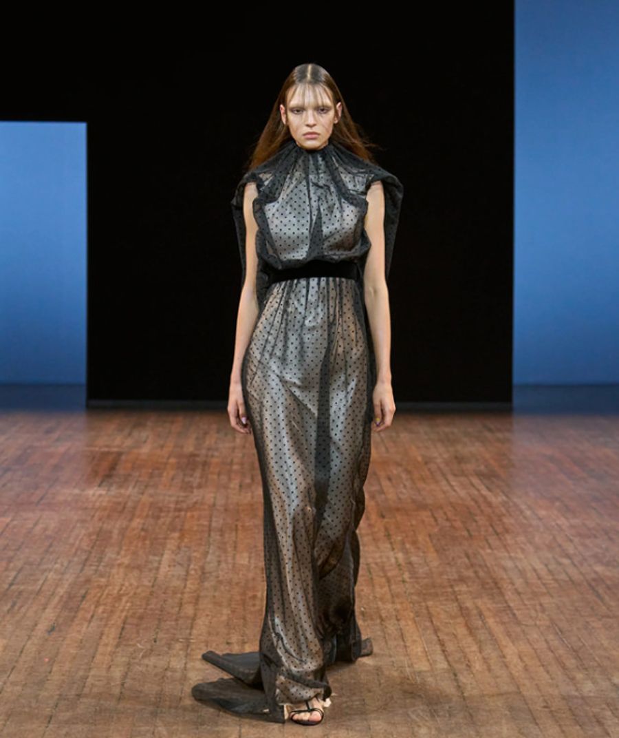 BST Viktor & Rolf Thu Đông 2025: 