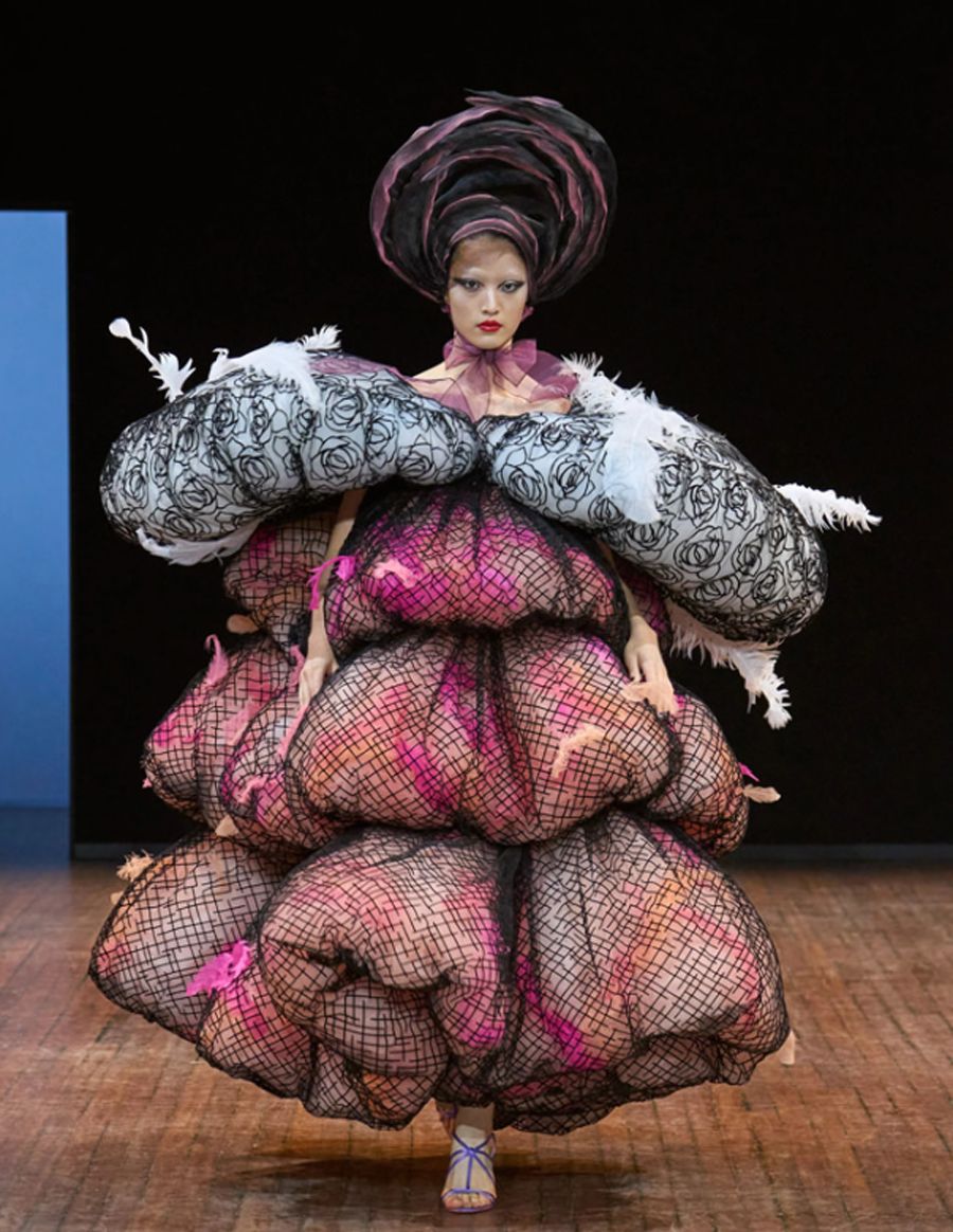 BST Viktor & Rolf Thu Đông 2025: 