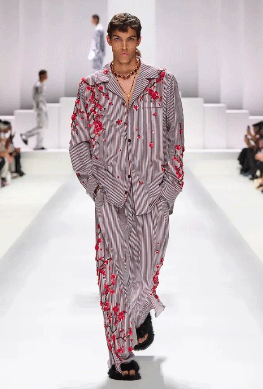 13 Xu Hướng Thời Trang Xuân/Hè 2026 Nổi Bật Tại Paris Fashion Week