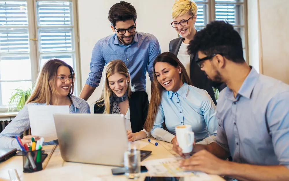 1985 Mệnh Gì Hợp Màu Gì? Gợi Ý Các Mẫu Trang Sức Thu Hút May Mắn - 5