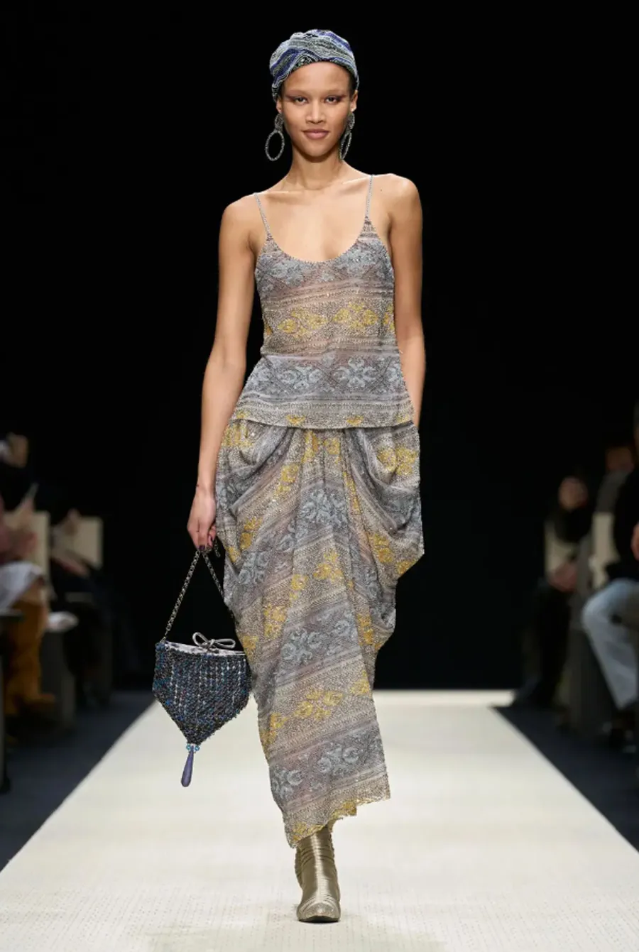 Bộ Sưu Tập Giorgio Armani Thu - Đông 2025: Khi Thời Trang Chạm Đất Mẹ - 20