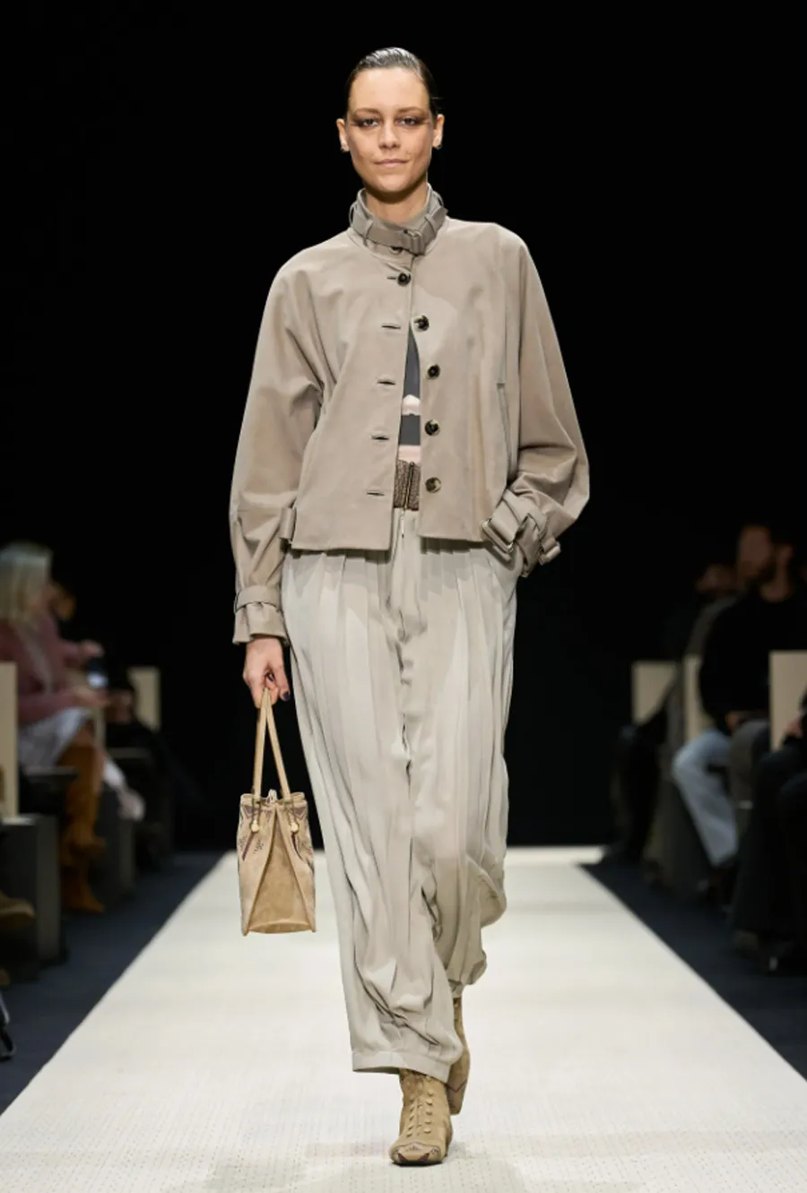 Bộ Sưu Tập Giorgio Armani Thu - Đông 2025: Khi Thời Trang Chạm Đất Mẹ - 14