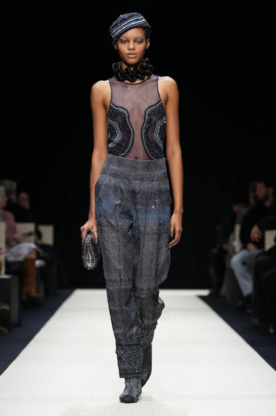 Bộ Sưu Tập Giorgio Armani Thu - Đông 2025: Khi Thời Trang Chạm Đất Mẹ - 19