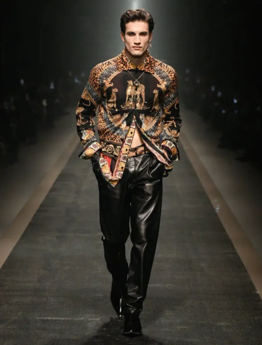 Bộ Sưu Tập Versace Thu Đông 2025: Glamour Gặp Công Nghệ 3D - 12