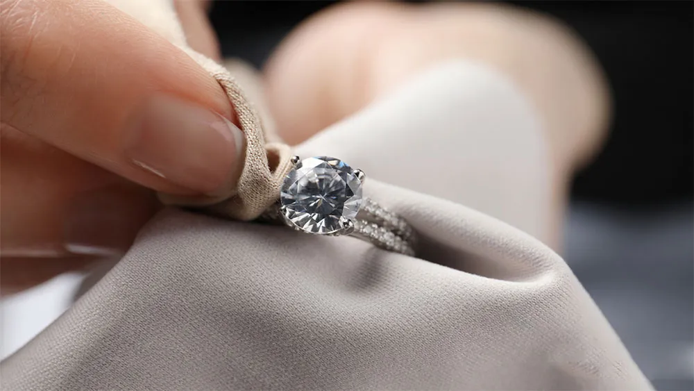 Cách Bảo Quản Nhẫn Cưới Đúng Chuẩn Mà Bạn Nên Lưu Ngay! - 1