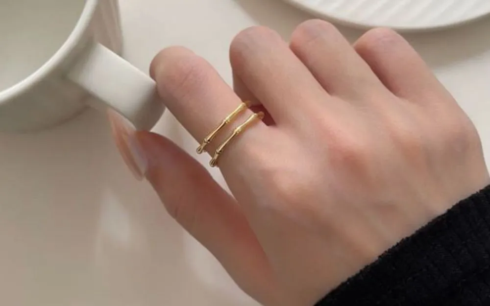 Ý Nghĩa Đeo Nhẫn Ngón Trỏ, Cách Đeo Nhẫn Ngón Trỏ Hợp Phong Thủy - 1