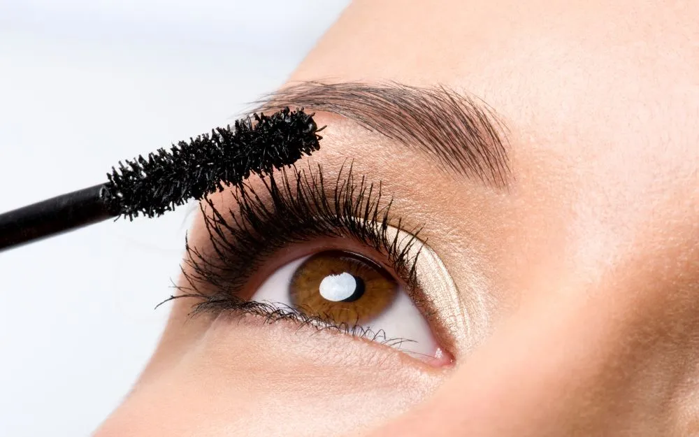 Top 10 Mascara Tốt, Bán Chạy Giúp Làm Cong Mi Trong Thời Gian Dài - 1