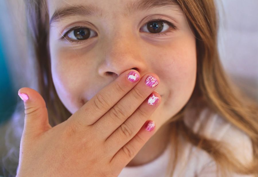 Những Lưu Cần Biết Khi Làm Nail Cho Bé Gái