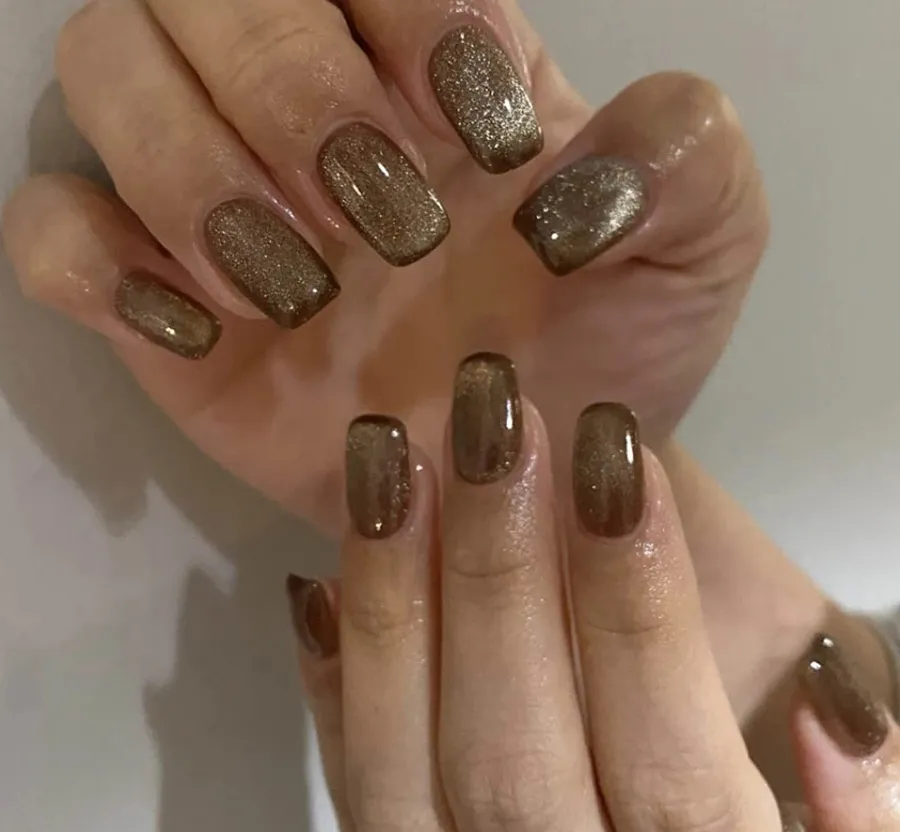 Nail mắt mèo nhũ vàng