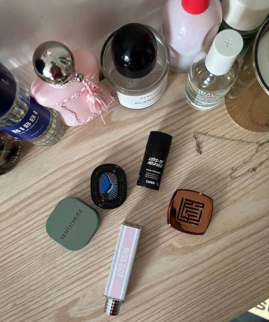 Có nên sử dụng nước hoa khô không