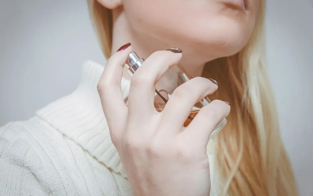 Điểm Danh 5 Nước Hoa Không Mùi Độc Lạ Trên Thị Trường Hiện Nay - 1