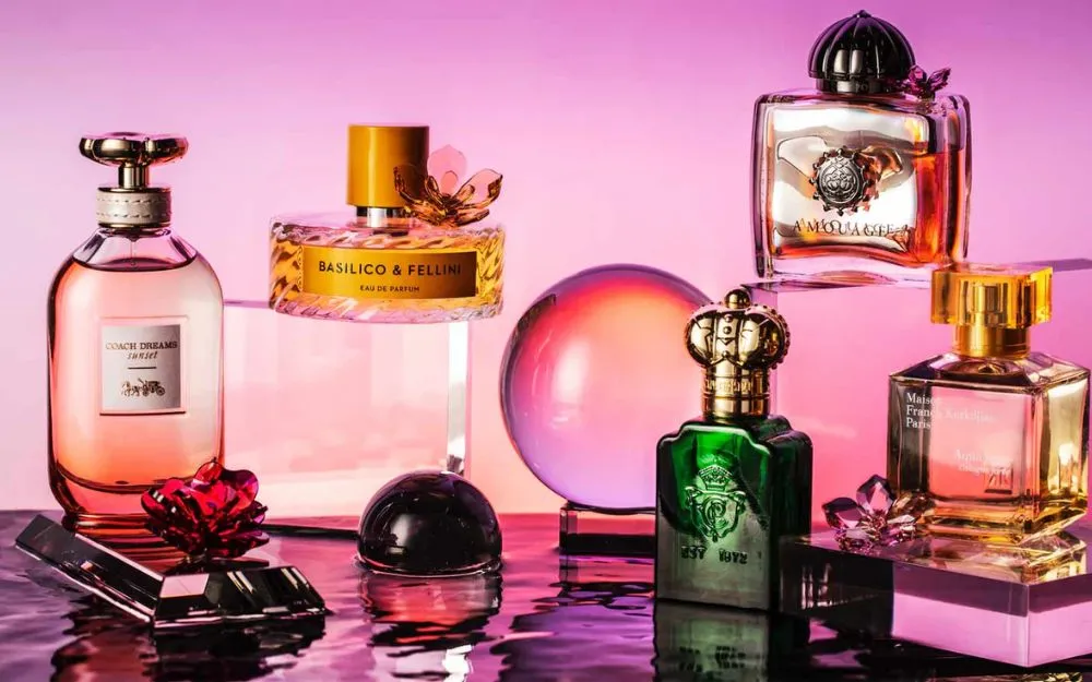 Gợi Ý 10 Nước Hoa Tặng Sếp Nữ Thơm Lâu, Sang Trọng  - 20