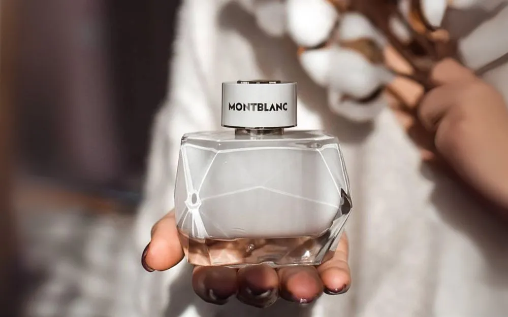Gợi Ý 10 Nước Hoa Tặng Sếp Nữ Thơm Lâu, Sang Trọng  - 6