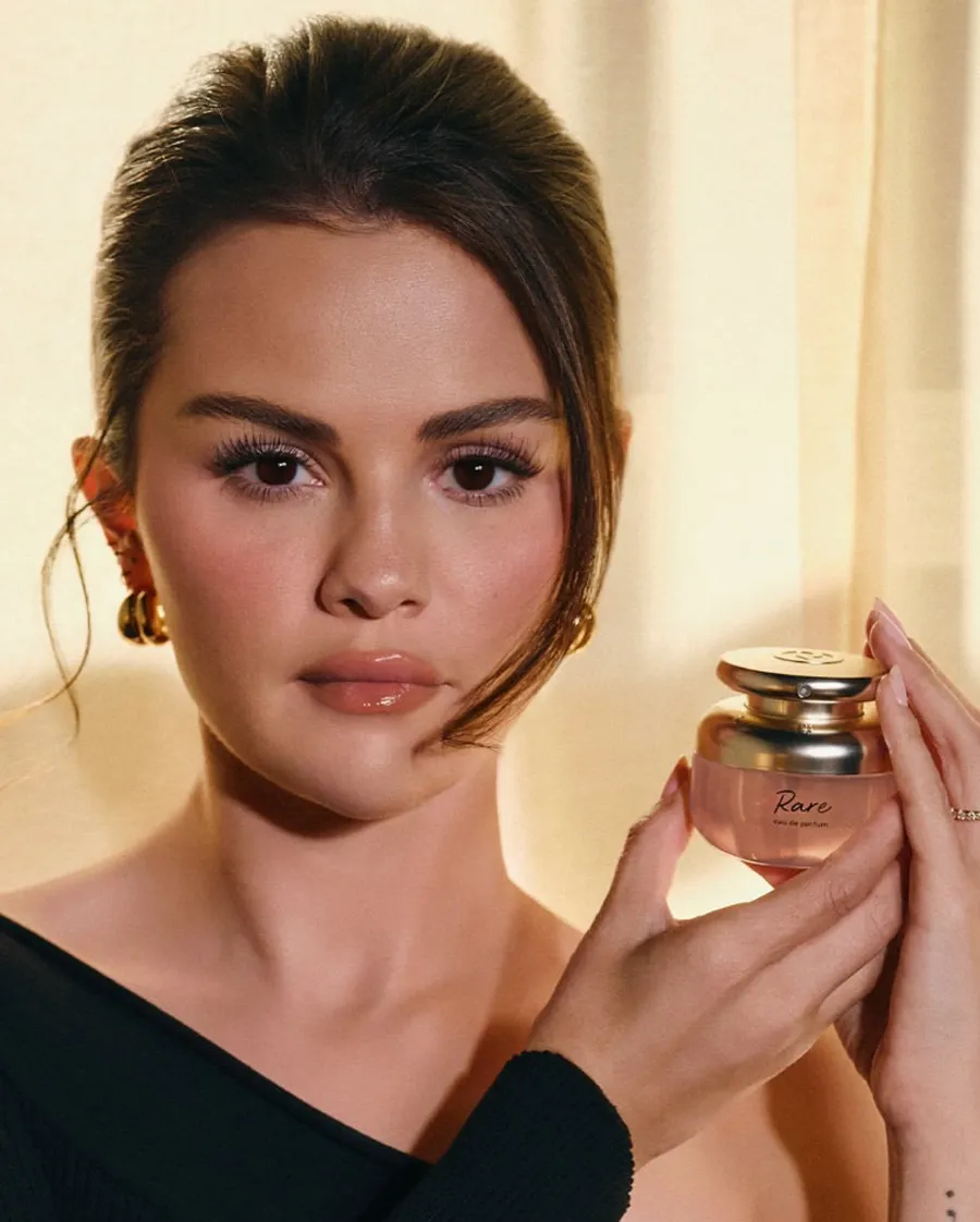 Selena Gomez ra dòng nước hoa mới Rare Eau de Parfum