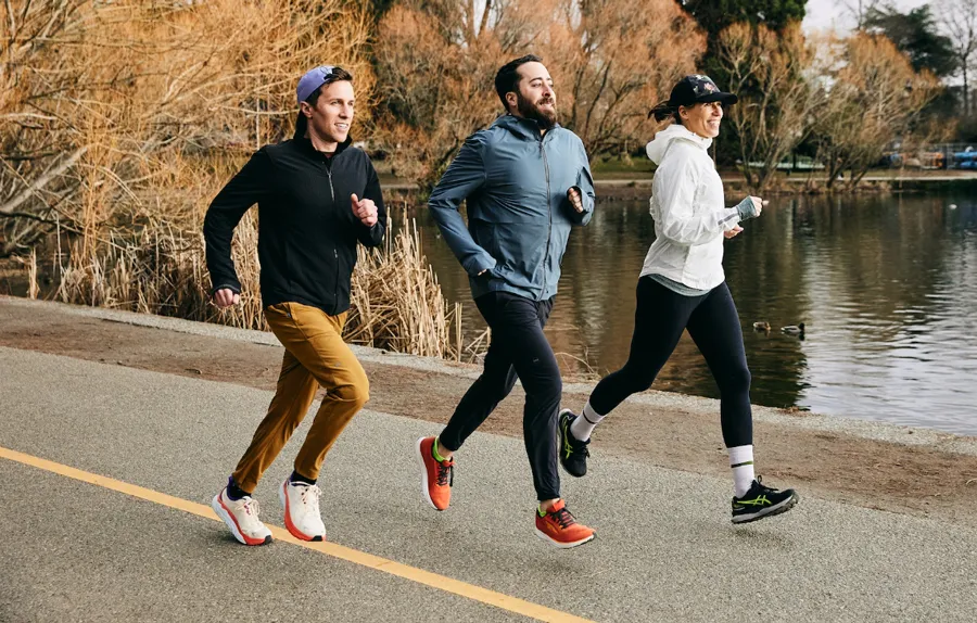 Top 10 Thương Hiệu Quần Áo Chạy Bộ Chất Lượng Được Yêu Thích - 1