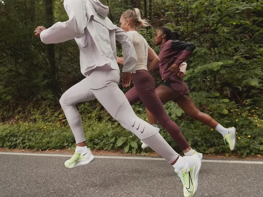 Top 10 Thương Hiệu Quần Áo Chạy Bộ Chất Lượng Được Yêu Thích - 3