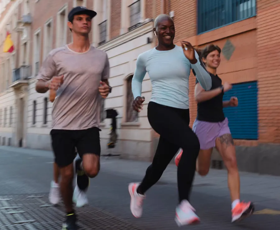 Top 10 thương hiệu quần áo chạy bộ được yêu thích