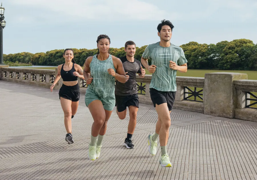 Top 10 thương hiệu quần áo chạy bộ được yêu thích