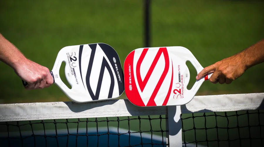 Cách chọn trọng lượng vợt pickleball Selkirk