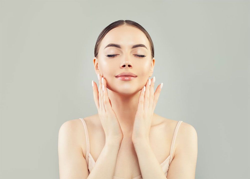 No Eye Makeup - Xu Hướng Làm Đẹp Thống Trị Năm 2025 - 4