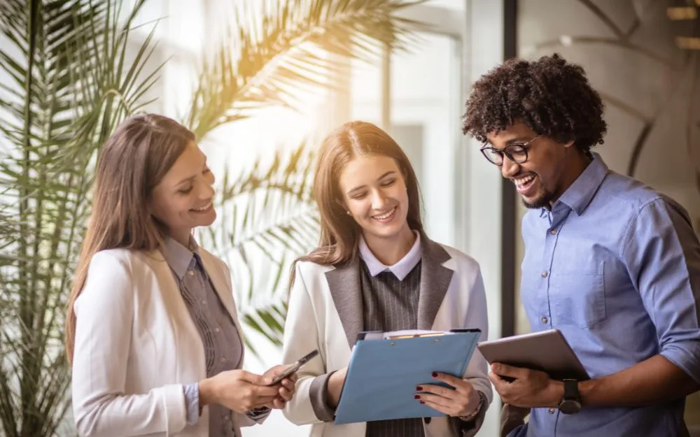 1988 Mệnh Gì Hợp Màu Gì? Gợi Ý Các Mẫu Trang Sức Thu Hút May Mắn - 4